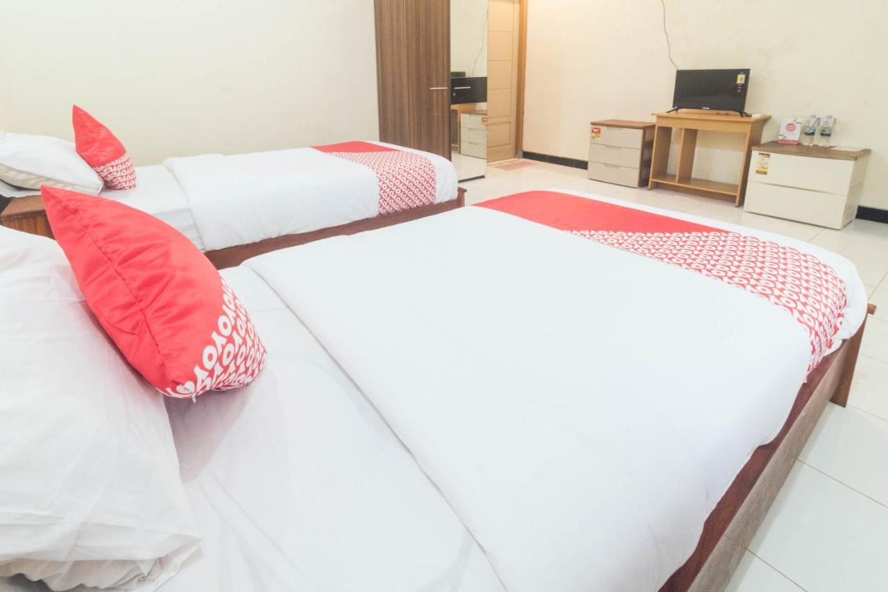 Oyo 1688 Collin Beach Hotel Ambon Eksteriør bilde